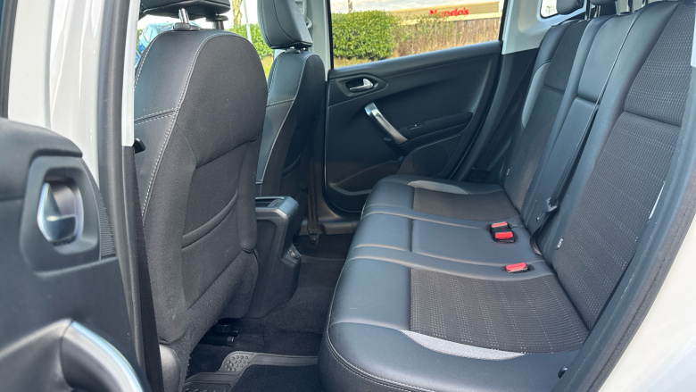 Peugeot 2008 1.2 PureTech Allure Premium 5dr [Start Stop] Petrol Estate